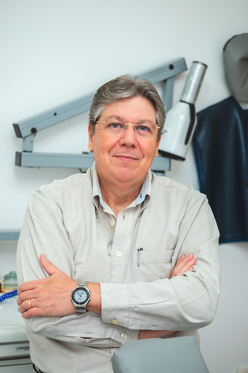 Dr. Carlos Eduardo Botelho